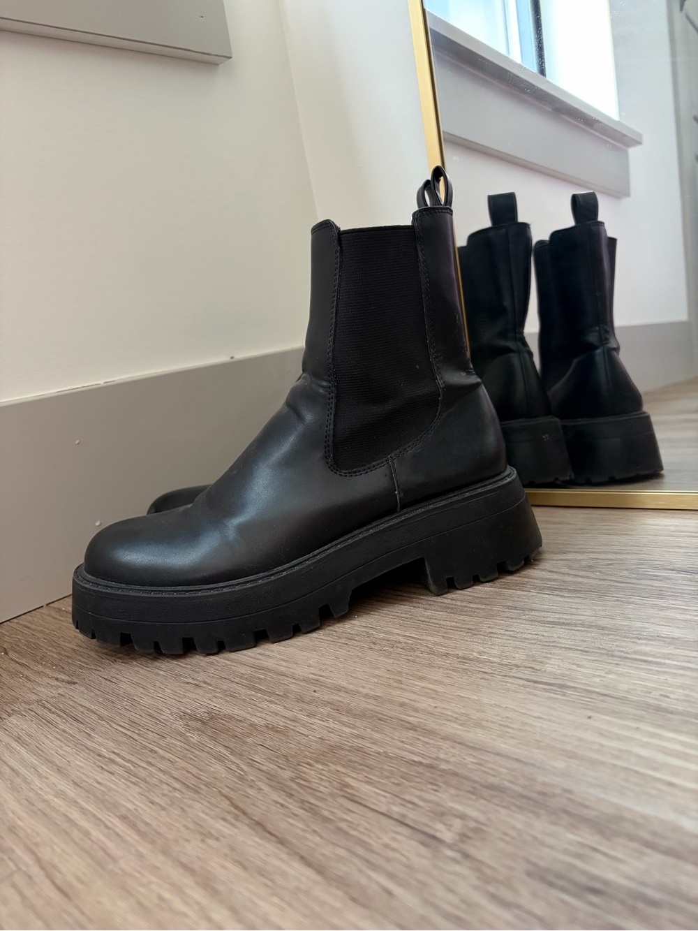Pull&Bear Black Chunky Chelsea Ankle Boots